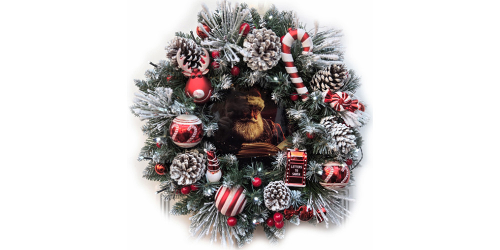 Snowy Santa Festive Wreath
