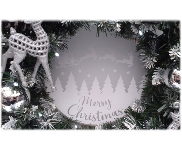 Frosty Christmas Scene Wreath