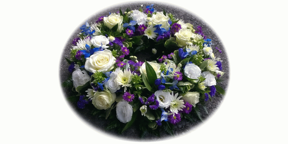 Classic Wreath - White and lilac blue